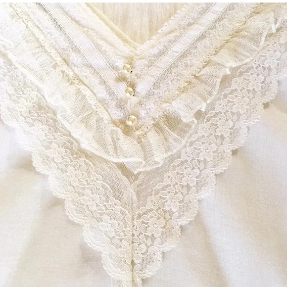Vintage Jessica’s Gunnies Sax Ivory Victorian Lace Pearl Blouse - Picture 2 of 7